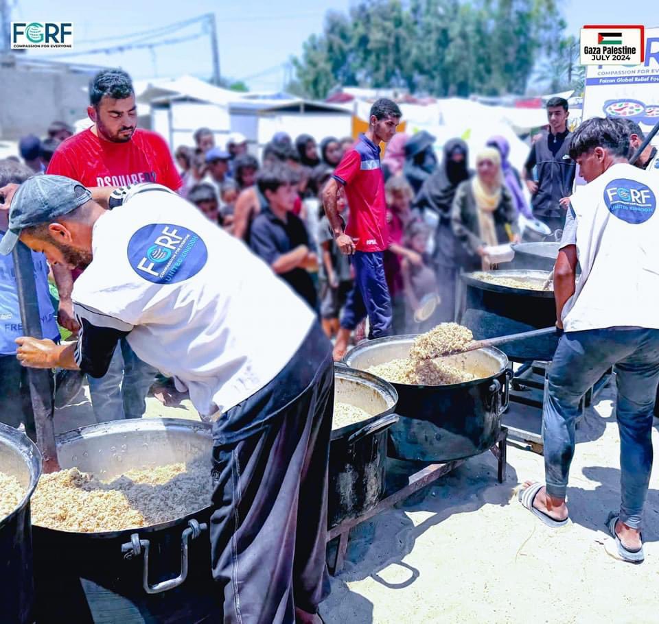 MAB_Sultan's tweet photo. FGRF #Dawateislami : Non-stop daily prepation and distribution of free hot cooked meals for the people of #Palestine 🇵🇸 https://t.co/aPxOXWnmoh