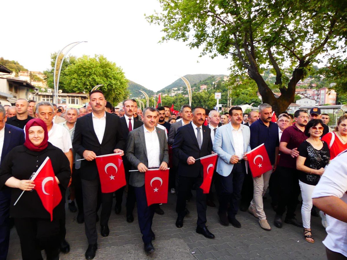 TulaySayili's tweet photo. 15 Temmuz Demokrasi ve milli birlik günü kapsamında İl protokolümüz ve değerli hemşehrilerimizle istasyondan başlayan yürüyüşümüz madenci anıtında son buldu.
@aysekesir 
@AKKADINGM https://t.co/NuPqzsGwpm