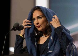 yespunjab's tweet photo. Indian-American lawyer Harmeet Dhillon offers 'ardas' at Republican National Convention

#usa #IndianAmerican #lawyer #HarmeetDhillon #Ardas #RepublicanNationalConvention #Sikh #sikhism #SikhPrayer #DonaldTrump #Yespunjab

https://t.co/vvI9dEDfST https://t.co/ogmsUDkZ0A