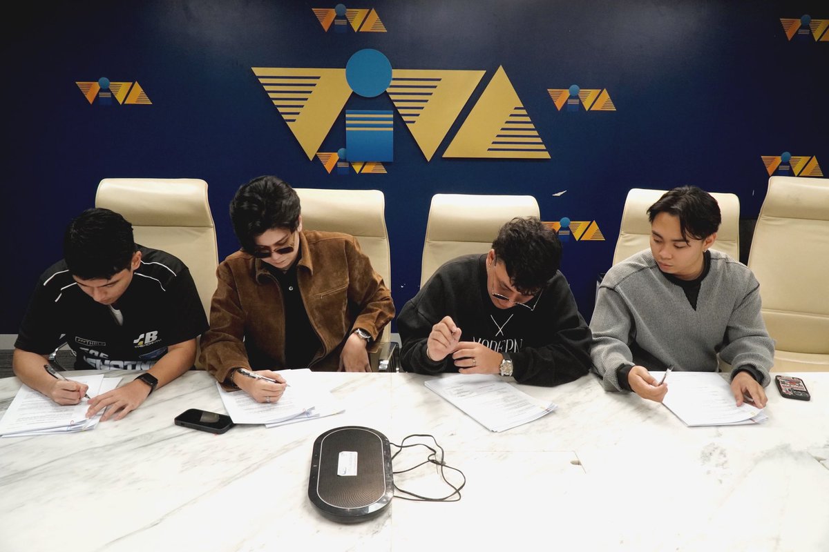 IvoryMusicPH's tweet photo. We are thrilled to announce and welcome the newest addition to our ever-growing roster of incredibly talented artists of Ivory Music X Viva Music Group!

Quaderno (@quadernofficial ) is once again ready to make waves in the music scene. 🫶❤️‍🔥 https://t.co/sQZHJzU88x