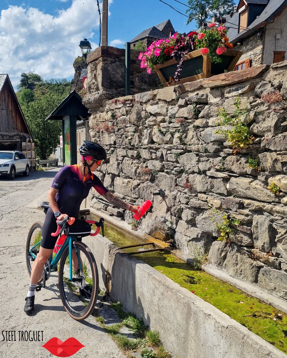 ETroguet's tweet photo. 🚲 Thursday: cycling in Val d'Aran (69km +1890m)
🧗🏻♀️ Friday: sport climbing in Viuet with Ferran.
🧗🏻♀️ Saturday: multi-pitch in Collegats. "Passage pour l'impossible", 175m, 6b/Ae. Roca del Diable. With Ferran& Cesar
#Andorra #ValDaran #AltaRibagorça #Collegats #Pyrenees
⬆️ 2/4 ⬇️ https://t.co/jbnzyEJP8N