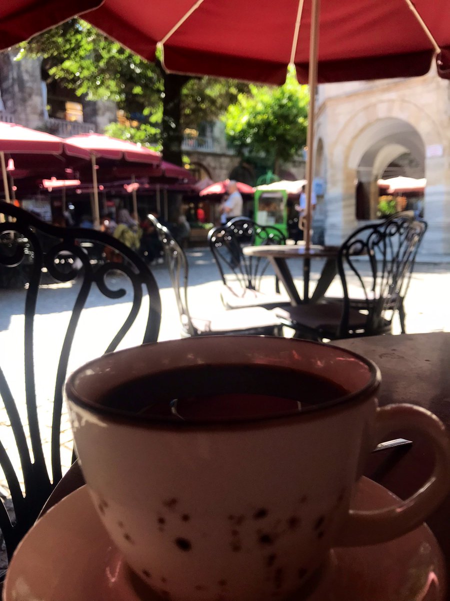 ayse_aysa_'s tweet photo. “Kozahan” buram buram tarih kokuyor.
Bir dönem, ipekçiliğin kalbinin attığı han.
Hali hazırda, Bursa’nın ipek ticaret merkezi.
Avlusunda kahve keyfi gibisi yok🫠

***

Beirut / Nantes 🎶 https://t.co/vQNeow0kNz