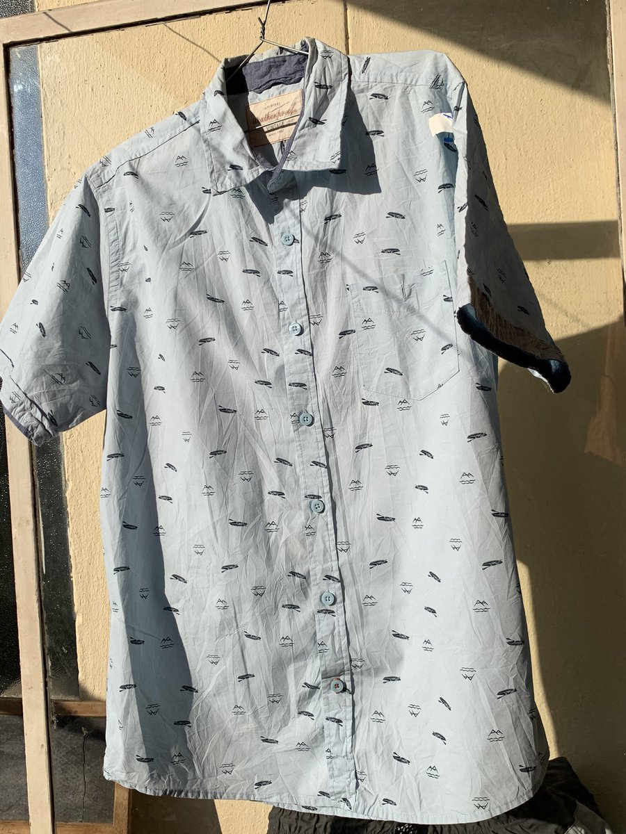 TanakaChaza's tweet photo. Tiri kutsvagawo vatengi chatova chikumbiro 😭

Pre- loved Summer Shirts, all sizes available 
📍Harare
☎️0783523400 https://t.co/agQn2xMxye