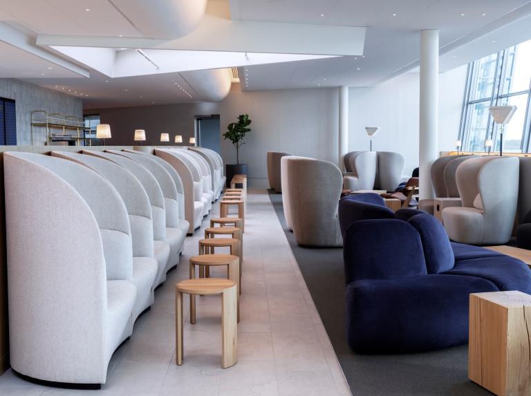 DiscoverFinland's tweet photo. Finnair have opened a new spacious and comfortable Schengen Lounge in Helsinki Airport. The design, led by Studio Joanna Laajisto, captures the essence of the Nordics, with furniture by renowned Nordic designers, such as Artek, Nikari and Gubi: 
https://t.co/29TttPtwsD https://t.co/VjajEDtC79