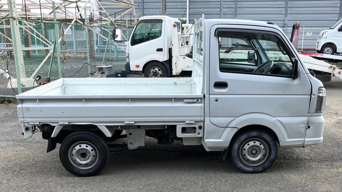 soshin_parts's tweet photo. 厚木の創新パーツです。今日の入庫車両はNT100クリッパー R1年 16,594km。解体まで日にちがあるので、興味ある方046-225-1072までお電話下さい。フロントのパーツ女子達が丁寧に対応致します。Yahooショッピングでは約3000点を販売中!検索待っています。#中古部品 #NT100 #クリッパー #軽トラ https://t.co/19jiHo6hFV