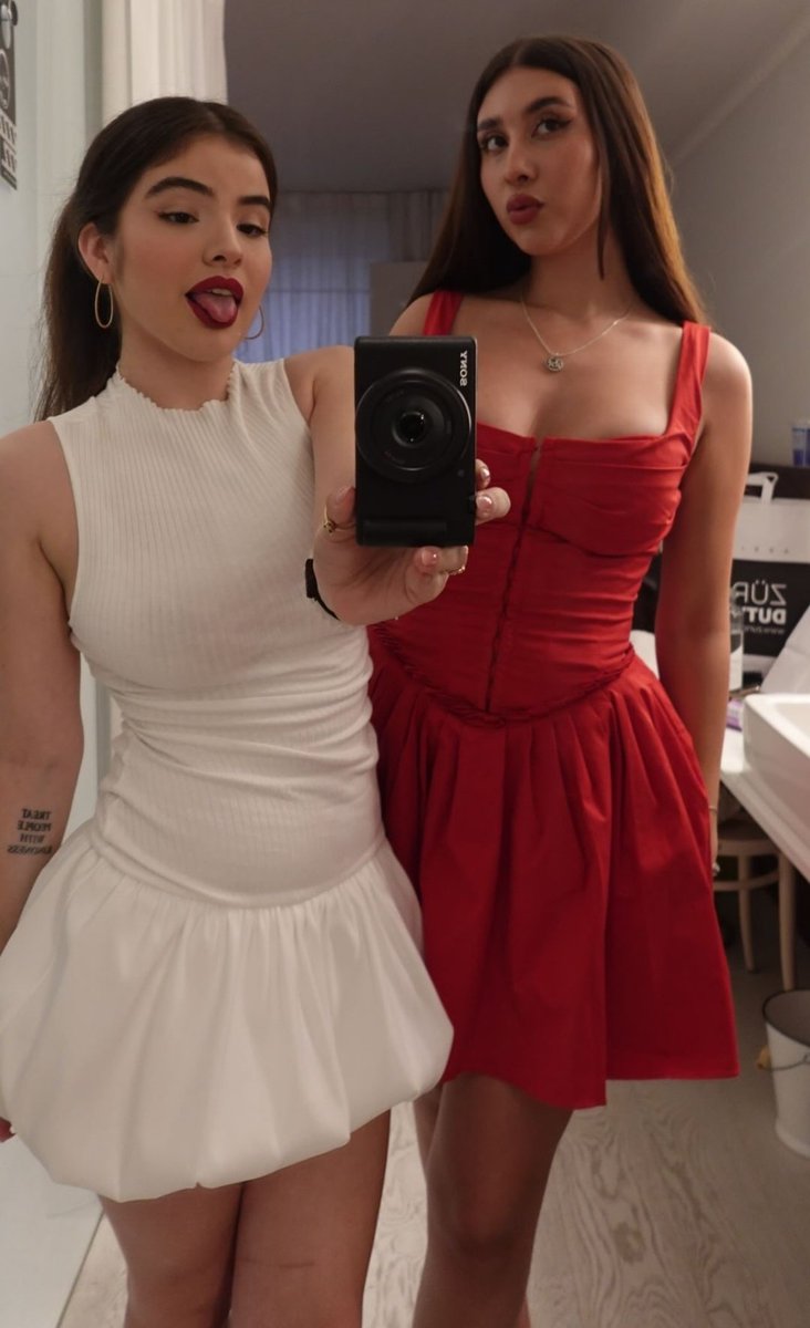 AshleyTribs's tweet photo. Me or my bff? 🥰 Be honest #cumtribute #cocktribute #wanktribute #fucktribute #cumonme #slaptribute #cumshot #virgingirl #bitch #bigassteen #tits #whore #pisstribute #slut #teen #puta #putita #putabarata #prostituta https://t.co/QcIV9ybKJr