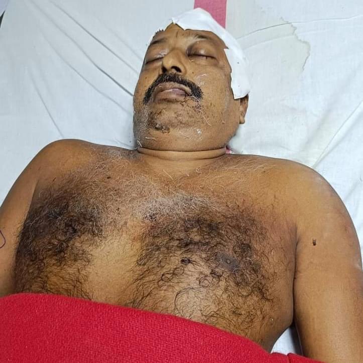velu_ramavel's tweet photo. திரிபுராவில் #CPIM ராஜ்நகர் மாவட்ட கவுன்சிலர் வேட்பாளர் தோழர் பாதல் ஷில் பாஜக குண்டர்களால் படுகொலை செய்யப்பட்டார்.அவரது உடலுக்கு #CPIM அரசியல் தலைமைக்குழு உறுப்பினர் மாணிக்சர்க்கார், காங்கிரஸ் தலைவர்கள், பொதுமக்கள் என அனைத்து தரப்பினரும் அஞ்சலி செலுத்தினர். #Tripura #BJPTerror https://t.co/pVaty5jx0C