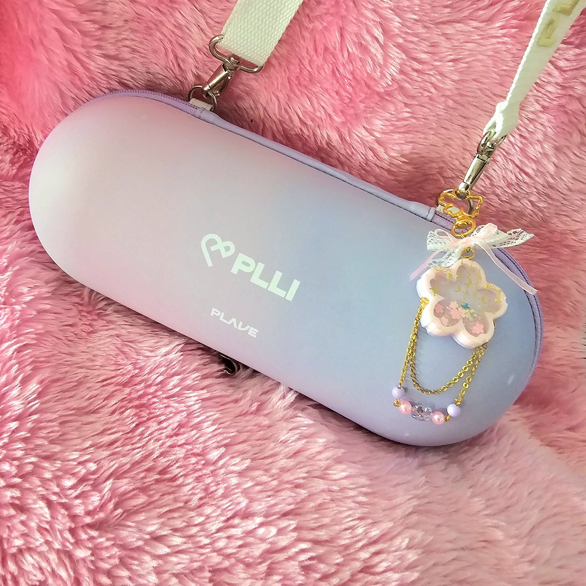 plvnoah's tweet photo. IM SCREAMING THE PRETTIEST LASSBONG CASE?? ๐ธ๐ https://t.co/NqqUMXlUkT