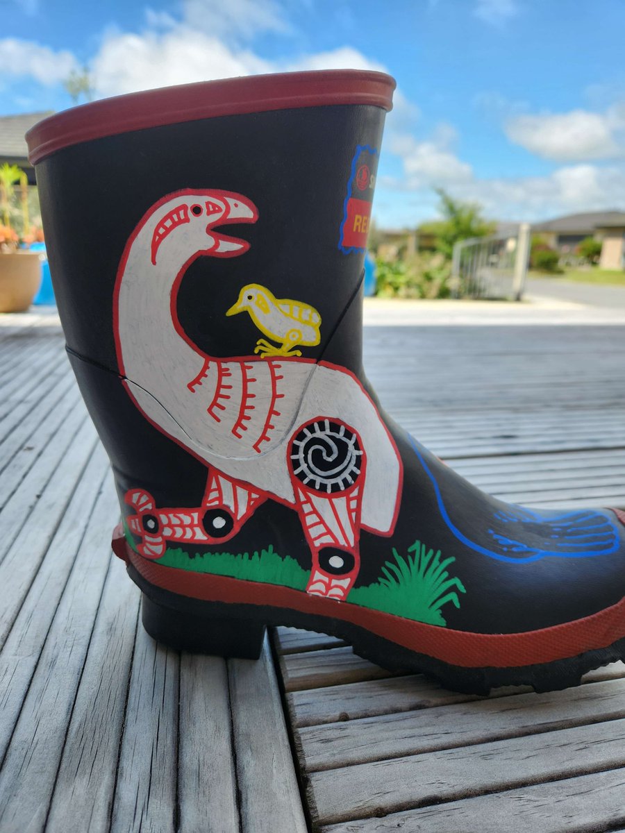 niko_tr's tweet photo. Made these last year at the end of December for a fellow student at my course (Te Reo Māori language), they asked me to paint their Gumboots, so I did. In doing so I have made another for my dad &amp; am making a new 1 rn for 1 of my teachers in admiration. 

Will show that soon. https://t.co/6J3M6ikWr8