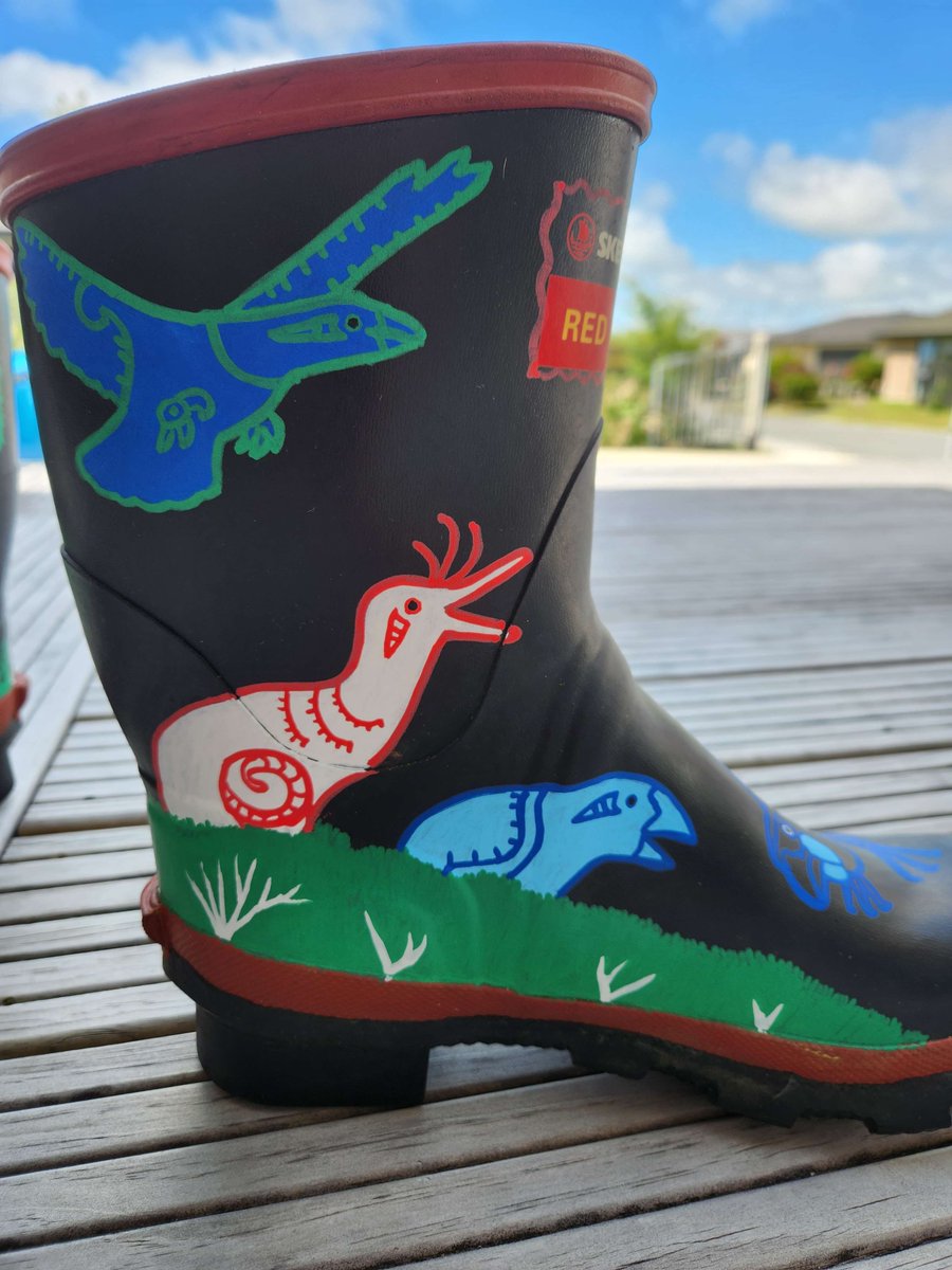 niko_tr's tweet photo. Made these last year at the end of December for a fellow student at my course (Te Reo Māori language), they asked me to paint their Gumboots, so I did. In doing so I have made another for my dad &amp; am making a new 1 rn for 1 of my teachers in admiration. 

Will show that soon. https://t.co/6J3M6ikWr8