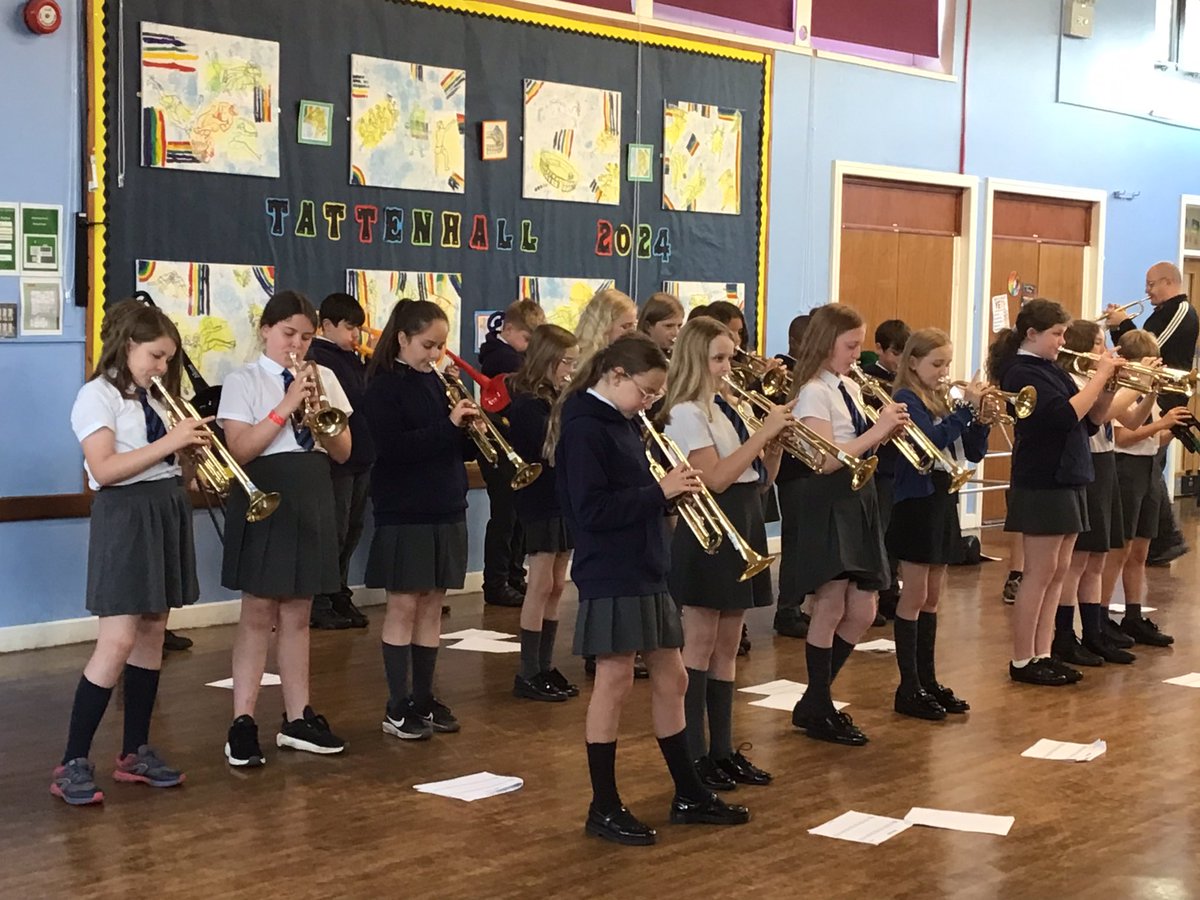 BroomfieldsJnr's tweet photo. Very proud of 6PV as they perform their brass concert to an audience! Thanks to Mr Lloyd for teaching us. #broomfieldsmusic https://t.co/hnyPn6pC7E