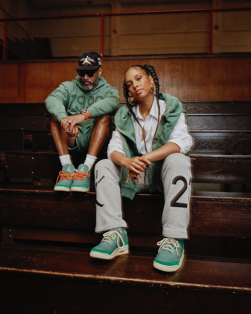 iKaptainKush's tweet photo. Biography Alicia Keys, born Alicia Augello Cook in 1981, is a powerhouse in the music industry, renowned for her soulful… 

Read More: Alicia Keys Biography: Songs, Age, Husband, Children, Net Worth, Albums, Parents, Siblings, Movies https://t.co/AHQjHPLwUa via #TheCityCeleb https://t.co/mqeT67OZe0