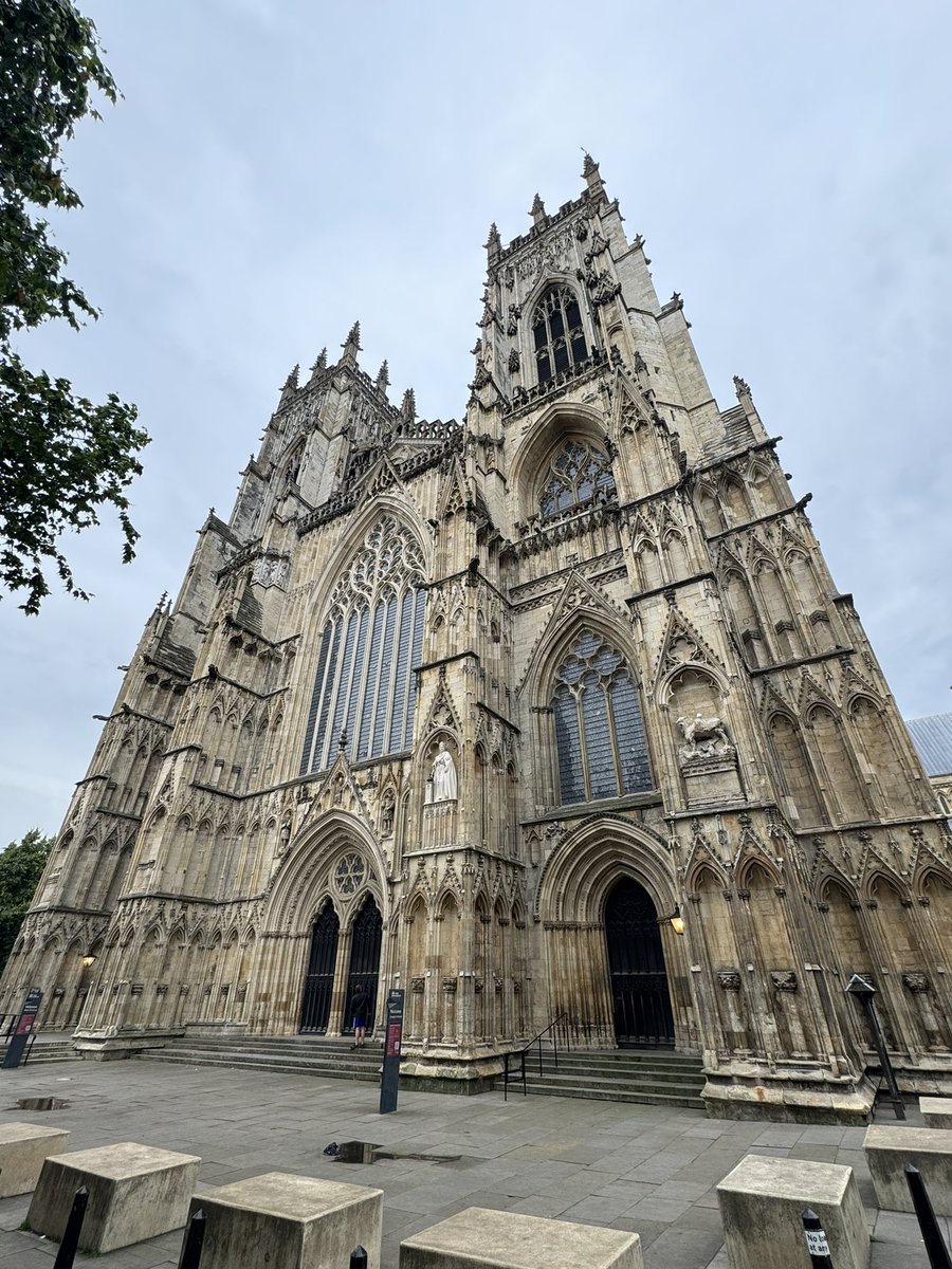 superseveriano's tweet photo. I’ve never really had a proper mooch around #York before. Such a beautiful city and booming with tourists!

And you can get there direct from NLW on @TPExpressTrains 🇬🇧 https://t.co/tVU2cd3NFI