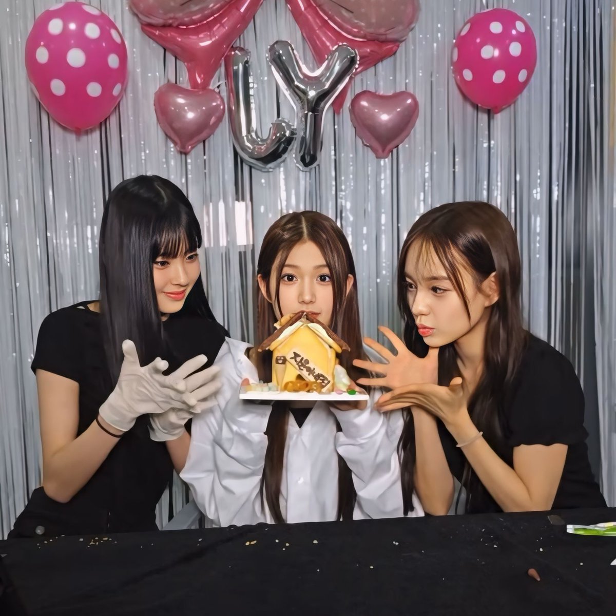 Jiyoon_Princess's tweet photo. JIYOON'S BIRTHDAY LIVE (SOURCE IZNA GALLERY *DC)
#JIYOON #IZNA @izna_offcl https://t.co/RZ7ag8kj5C