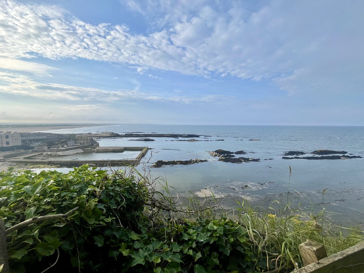 In St Andrews for Behavioural and Social Sciences in Security conference #BASS24 Looking forward to catching up with <a href="/crest_research/">CREST</a> - program looks very interesting! And check out the sky last night…..