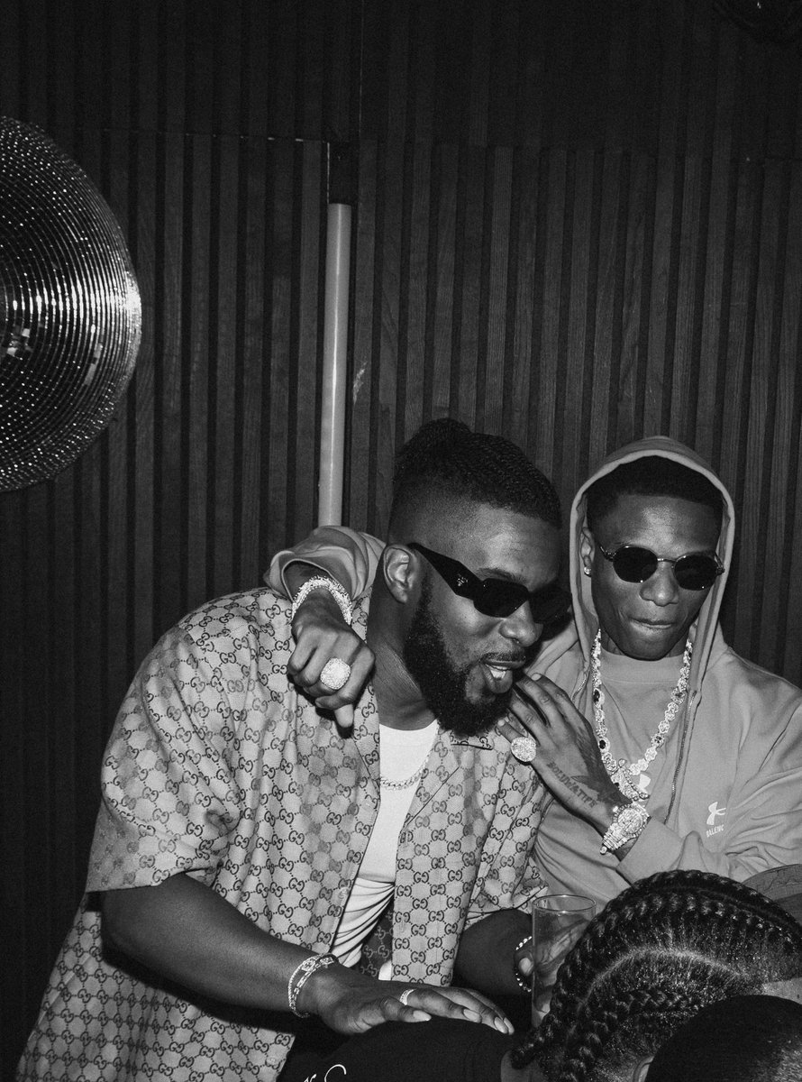MaleekBerry's tweet photo. More Life My brother @wizkidayo ❤️🍾 only 1 Machala! May God continue to bless you eternally! 4L https://t.co/0oLVOw6QSY