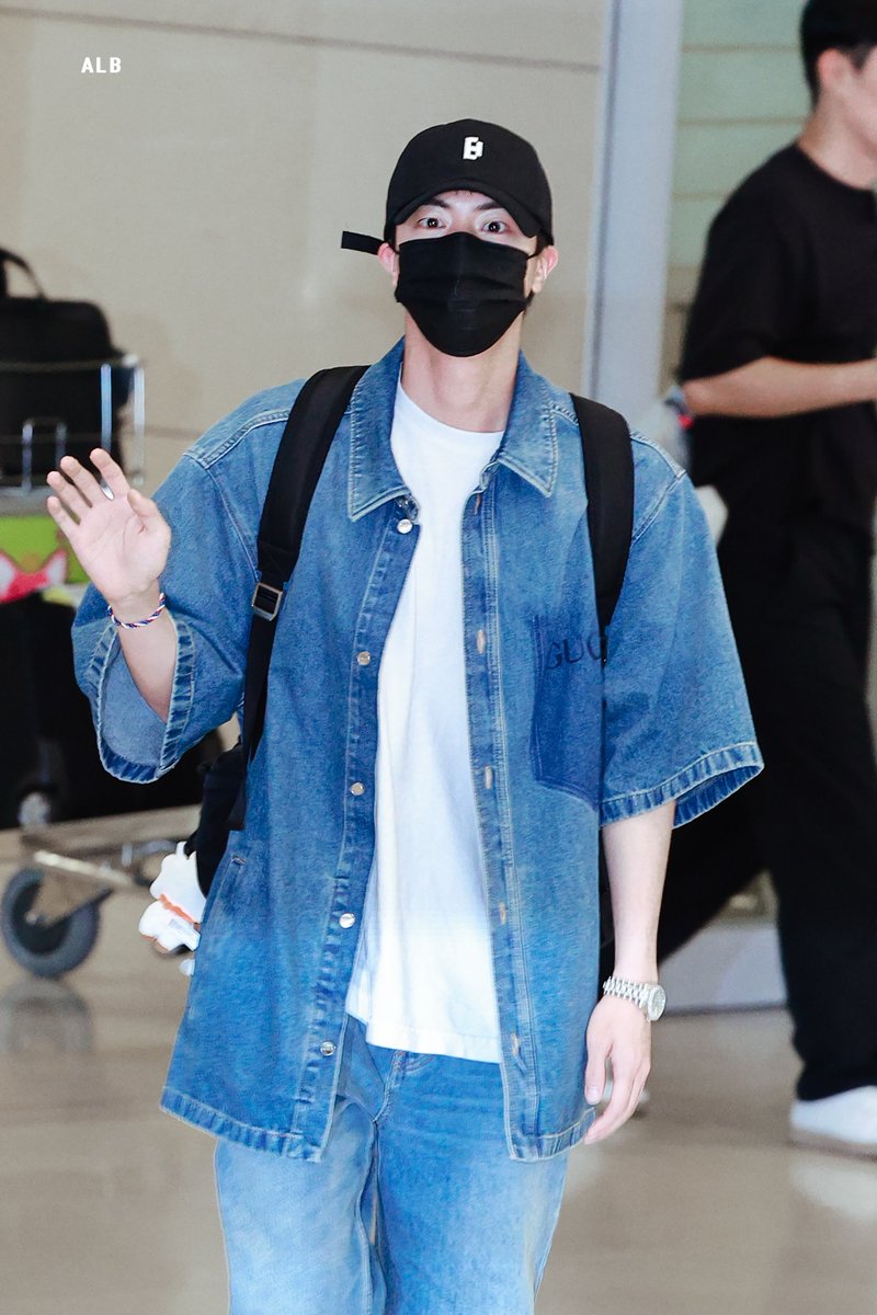 ALittleBraver92's tweet photo. 240716 HD

#방탄소년단진 #김석진 #석진 #진 #BTSJIN #JIN @BTS_twt https://t.co/AltE6wkpmw