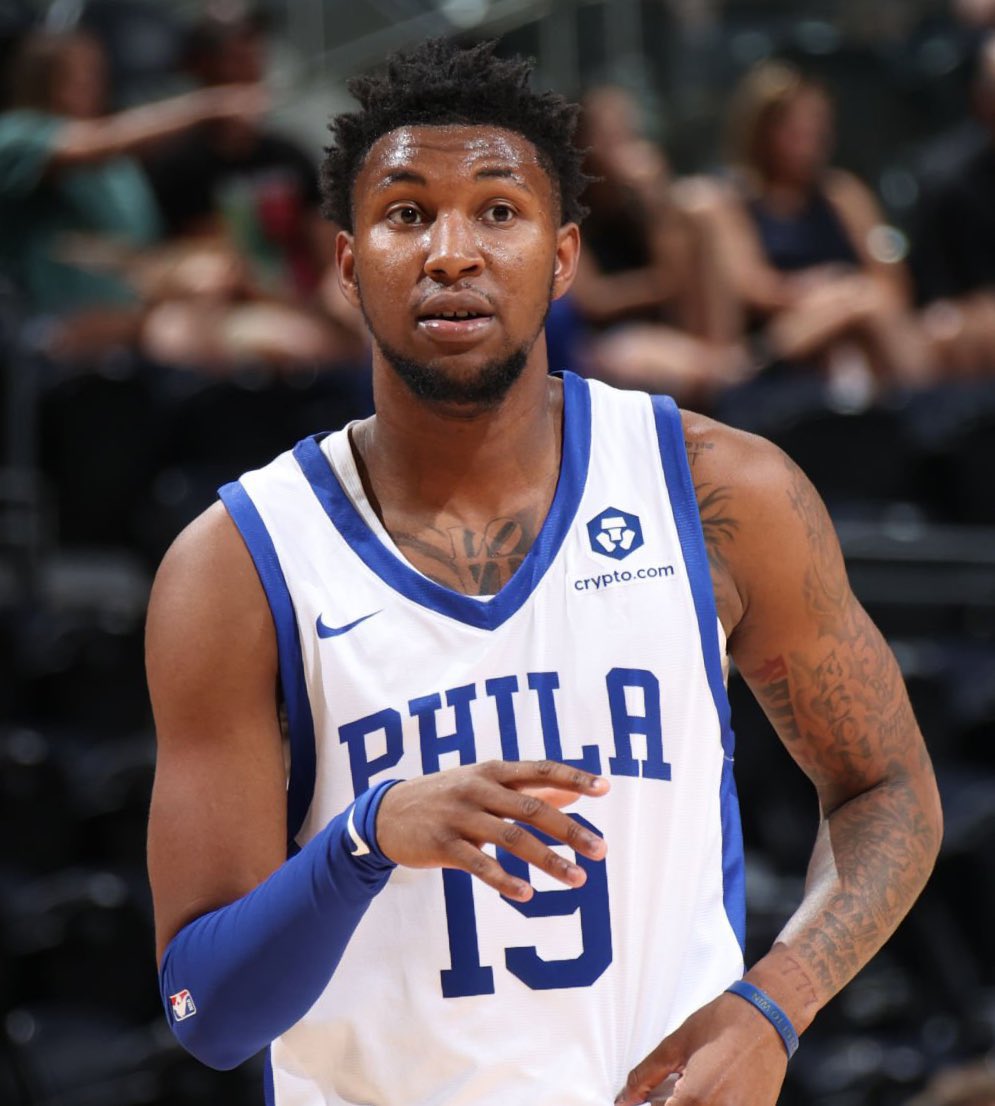 Justin Edwards tonight
12 points 5/11 FG
1 assist
3 rebounds
1 block
Solid game from him