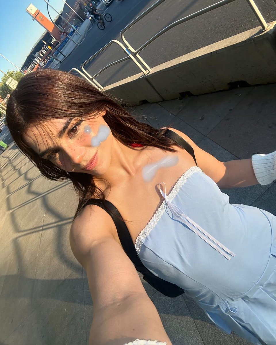 FL0RESBTCH_'s tweet photo. Yendo hacia la            // Saliendo de la
casa de su amigo    // casa de su amigo

#Sexrol #FreeRol
#LewdRP https://t.co/rPCliRSviX