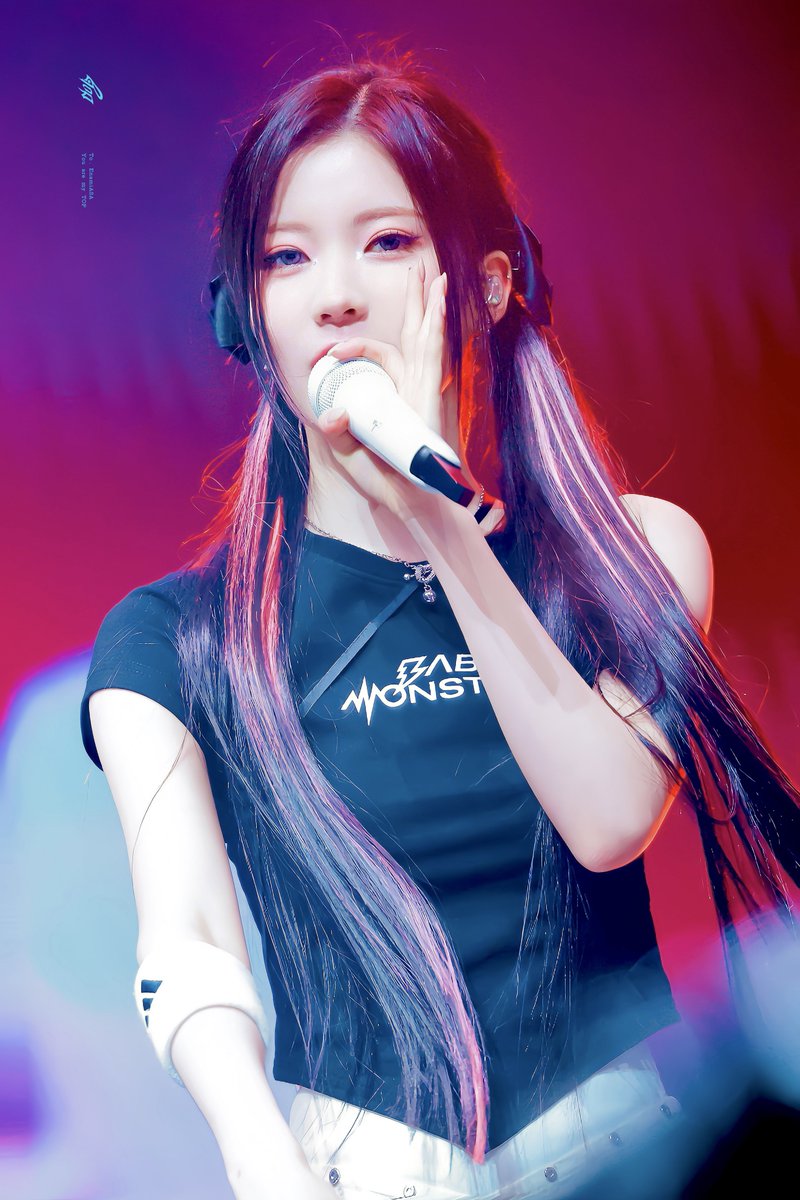 Top_ASA_'s tweet photo. 240623  |  TAIPEI   👉🏻  HQ
🖤🎀

#BABYMONSTER #베이비몬스터
#아사 #ASA  #ENAMIASA https://t.co/OrQ2VxbYSF