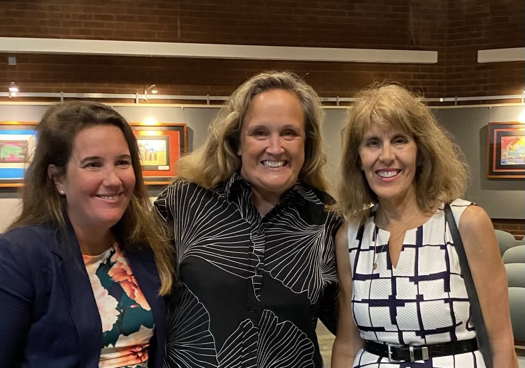 Isabel22 tweet media