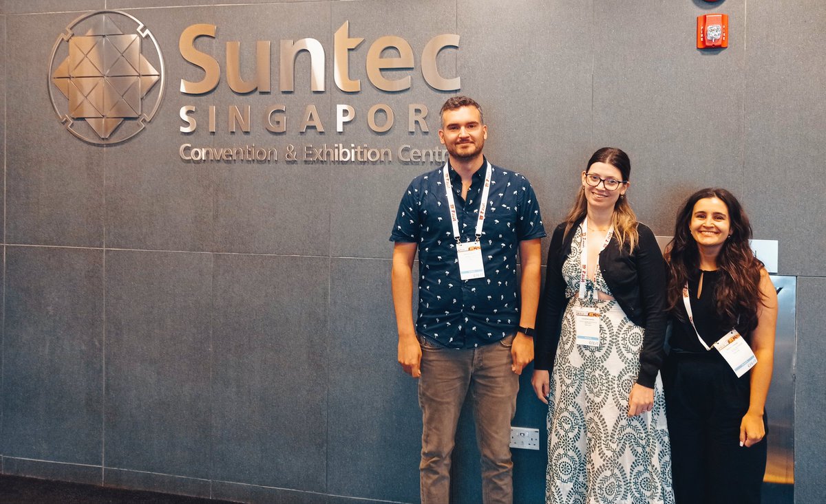 SoutoManel's tweet photo. Part of #ElectroMolMat is attending #MOF2024 @9thMOF2024 in Singapore 🇸🇬 Check out the posters by @raquelddantas (this afternoon, #A226) and by @Catarina6595 (tomorrow, #B214). I will also be giving a talk tomorrow at 17h25 (room 324). See you around! https://t.co/oevrzdVhHr
