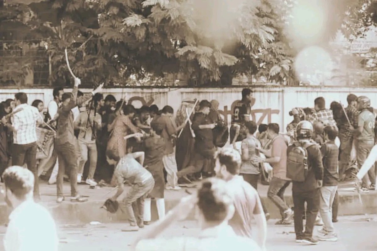 AbdullahAbir3's tweet photo. What was supposed to be a peaceful movement for what's right, look what the government did. Students getting beaten just for asking to nullify quota. 
Photos taken : 15th July, 2024

#bangladesh_quota_movement 
#DictatorHasina https://t.co/633gKkCzwH