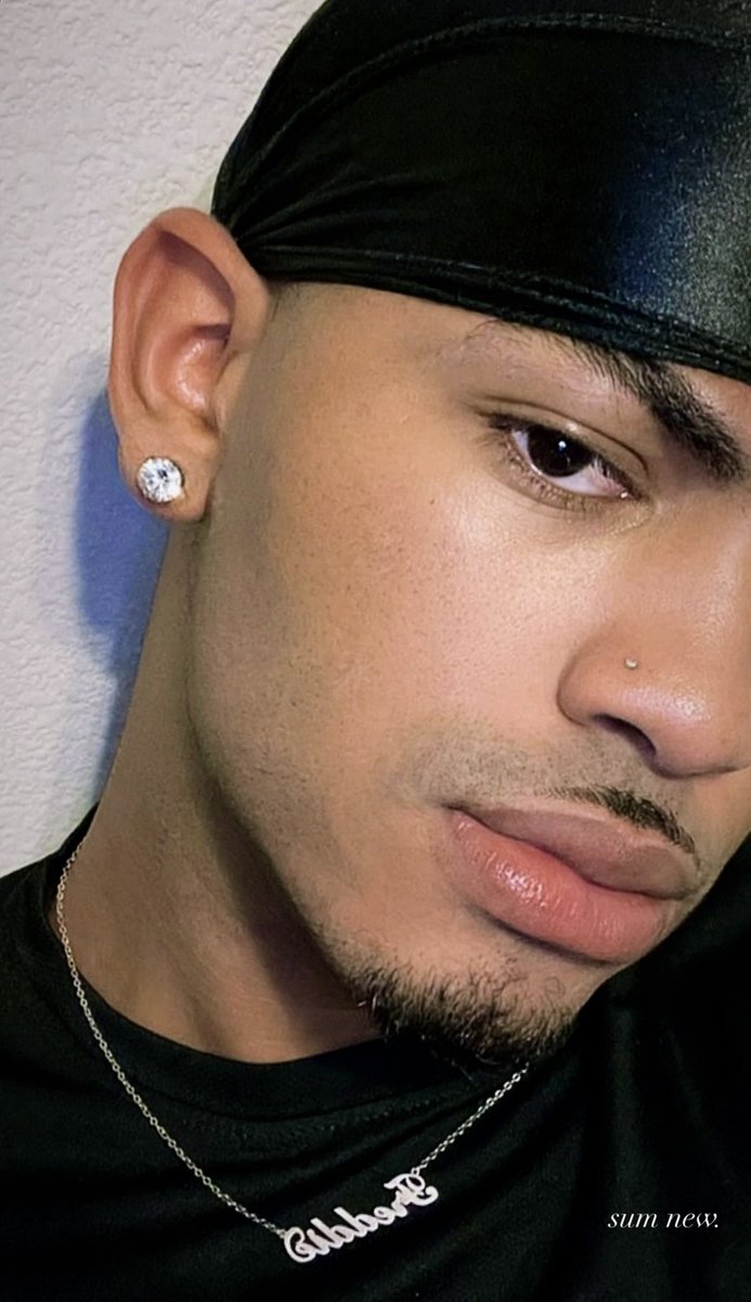 _FREDDIEB's tweet image. i shaved my beard 😭