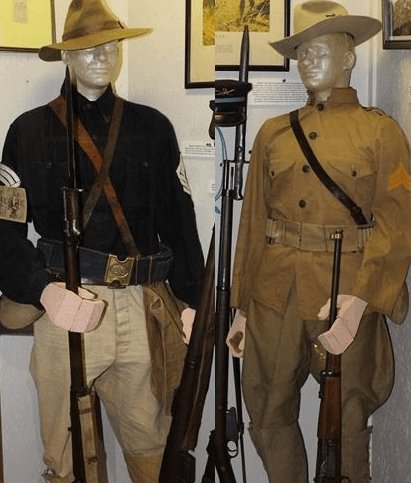 KraljevPeter's tweet photo. US military uniforms really peaked in the Spanish American War. Perfect balance of style and practicality. And this was before the 1903 militia act so each State Guard was able to give their own spin to their respective uniforms. https://t.co/TevcIpegZf