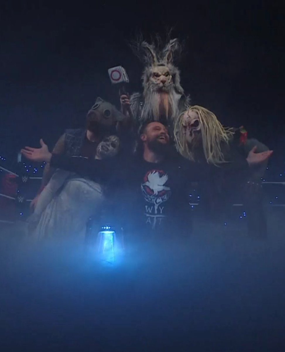 BoredroomWyatt's tweet photo. 7/15/19: the fiend first in ring appearance
7/15/24: wyatt sicks first in ring appearance

#braywyattforever ❤️ https://t.co/hIBjA08Eow