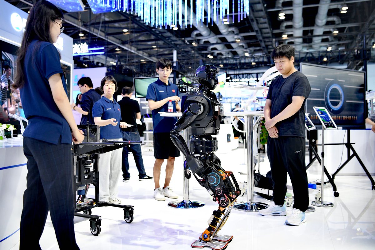 BeijingEvening's tweet photo. At the 26th China Beijing International High-Tech Expo, many new technologies and products were unveiled, showcasing and promoting scientific and technological achievements in future industries. #China #bejing #CHITEC #science #technology #innovation https://t.co/j7XKc6yynn