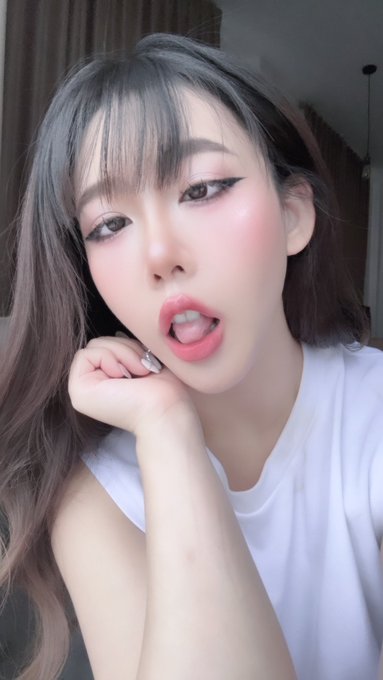 今天會是壞掉的一天🖤 https://t.co/J6KSzk8uHL