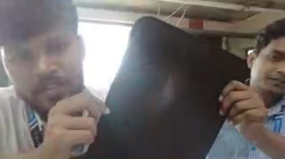 こんにちは。
バングラデシュの革製品OEMサービスのエシカルファクトリーです！
本日はバングラデシュの工場とのサンプル仕様MTGの様子をお届け🏭
職人のメンバーとマネジメントメンバーと一緒に感度もMTGを重ね、お客様の商品を形にしていきます。