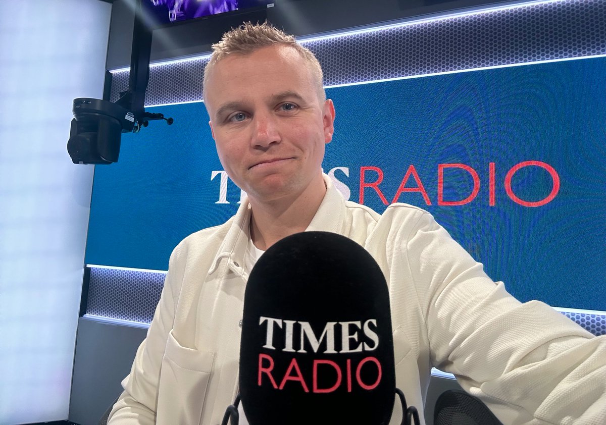 James Hanson (@jhansonradio) on Twitter photo Morning from <a href="/TimesRadio/">Times Radio</a> towers!
On Early Breakfast from 5am:
🇺🇸Trump officially nominated and picks JD Vance as running mate <a href="/cmcdonaldgibson/">Charlotte McDonald-Gibson</a>
🇬🇧Starmer’s Trump charm offensive <a href="/Joe_Mayes/">Joe Mayes</a>
👋🏻Meet the MP <a href="/Steffanaquarone/">Steff Aquarone MP</a>
🗞️Papers <a href="/BeccaHutson/">Becca Hutson</a>
💷Business <a href="/craig_forex/">Craig Erlam</a> Morning from <a href="/TimesRadio/">Times Radio</a> towers!
On Early Breakfast from 5am:
🇺🇸Trump officially nominated and picks JD Vance as running mate <a href="/cmcdonaldgibson/">Charlotte McDonald-Gibson</a>
🇬🇧Starmer’s Trump charm offensive <a href="/Joe_Mayes/">Joe Mayes</a>
👋🏻Meet the MP <a href="/Steffanaquarone/">Steff Aquarone MP</a>
🗞️Papers <a href="/BeccaHutson/">Becca Hutson</a>
💷Business <a href="/craig_forex/">Craig Erlam</a>