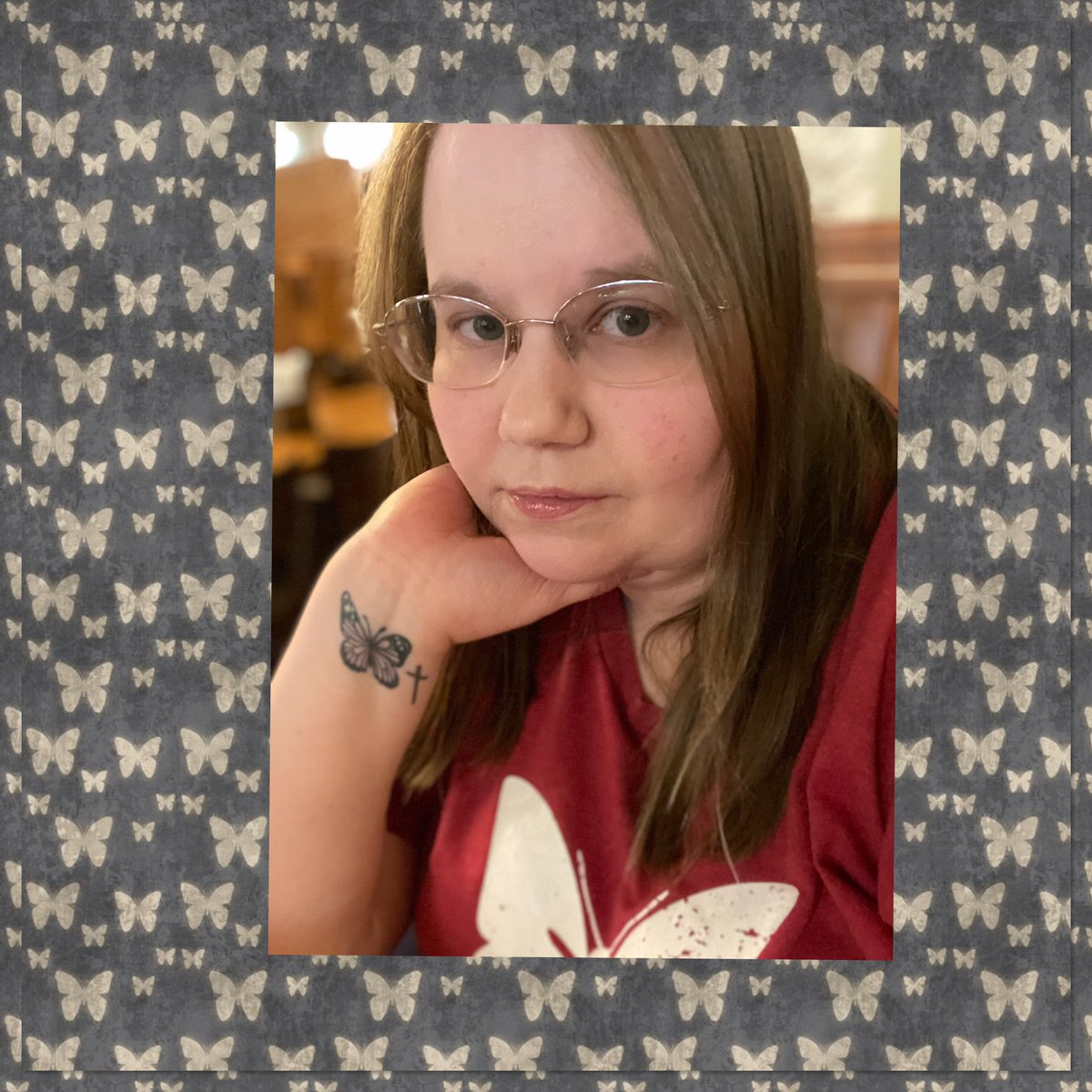 caticornsteph's tweet photo. “‘Who in the world am I?’ Ah, that's the great puzzle!” - Alice (Alice’s Adventures in Wonderland)💜🖤 https://t.co/kuTqaNxYoI