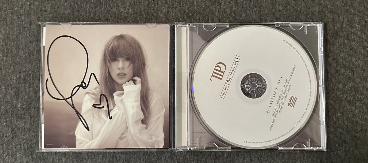 1989tstv's tweet photo. my ttpd cd arrived today and it had the heart!! thank you so much @swiftpitch_py https://t.co/uhDVGpsbXo