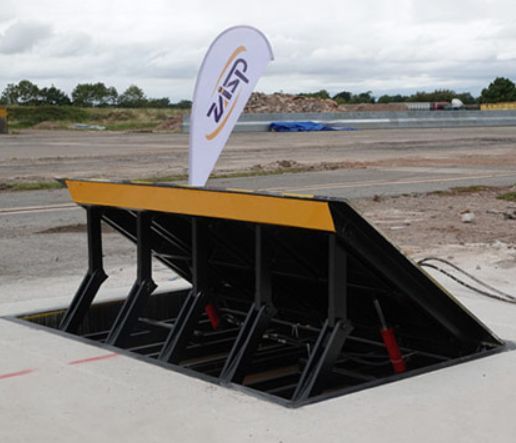 zhuoaoshipeng's tweet image. Presenting our state-of-the-art Road Blocker solution. Impeccably designed to provide unparalleled security and control. This Road Blocker is not just about closing pathways, it's about opening up opportunities for safer spaces. #RoadBlocker #SafetyFirst