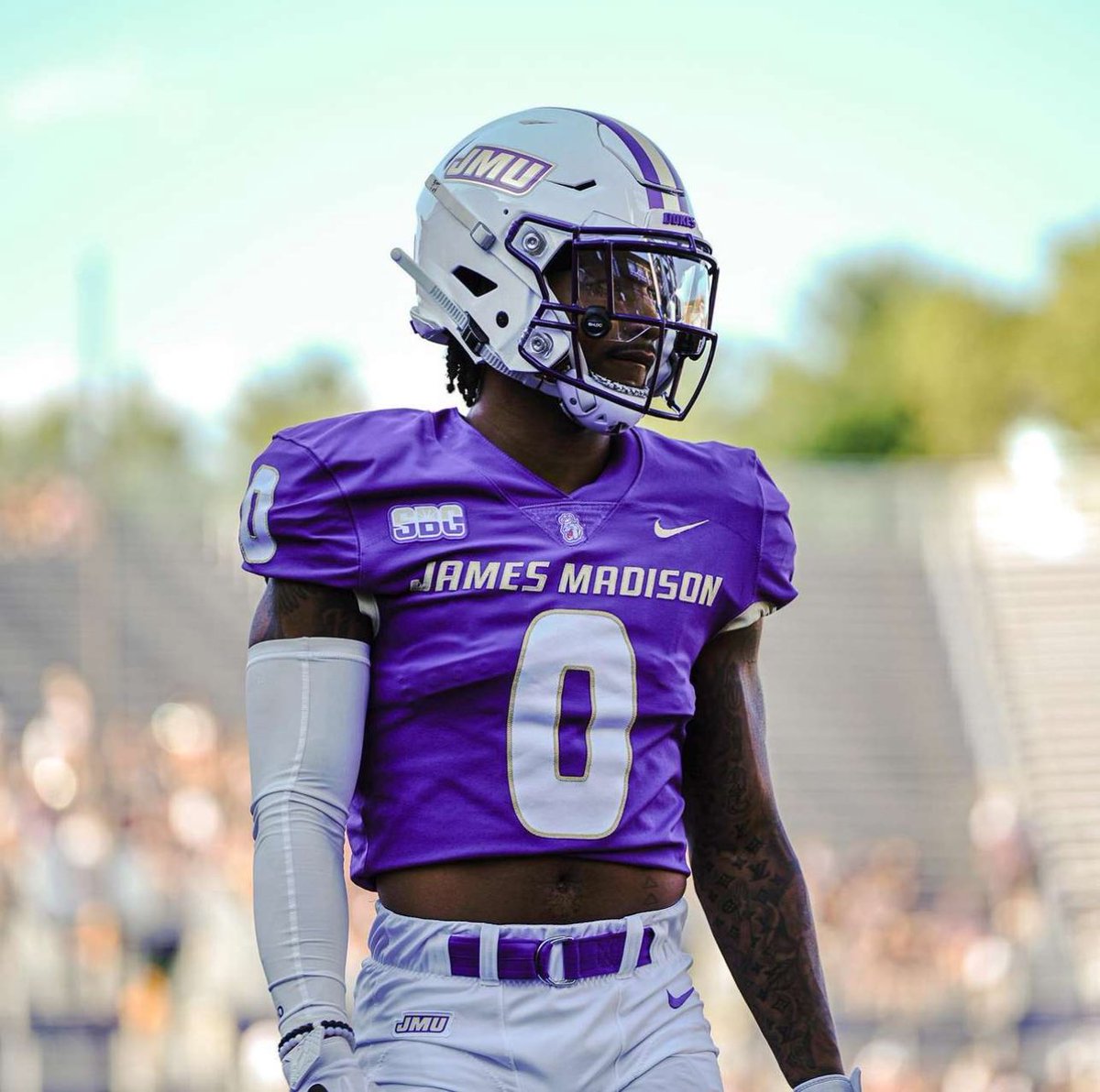 PSproles's tweet photo. Close enough?¿ had to put myself in the game ‼️ Go Dukes @JMUFootball https://t.co/rByM0bSL5e