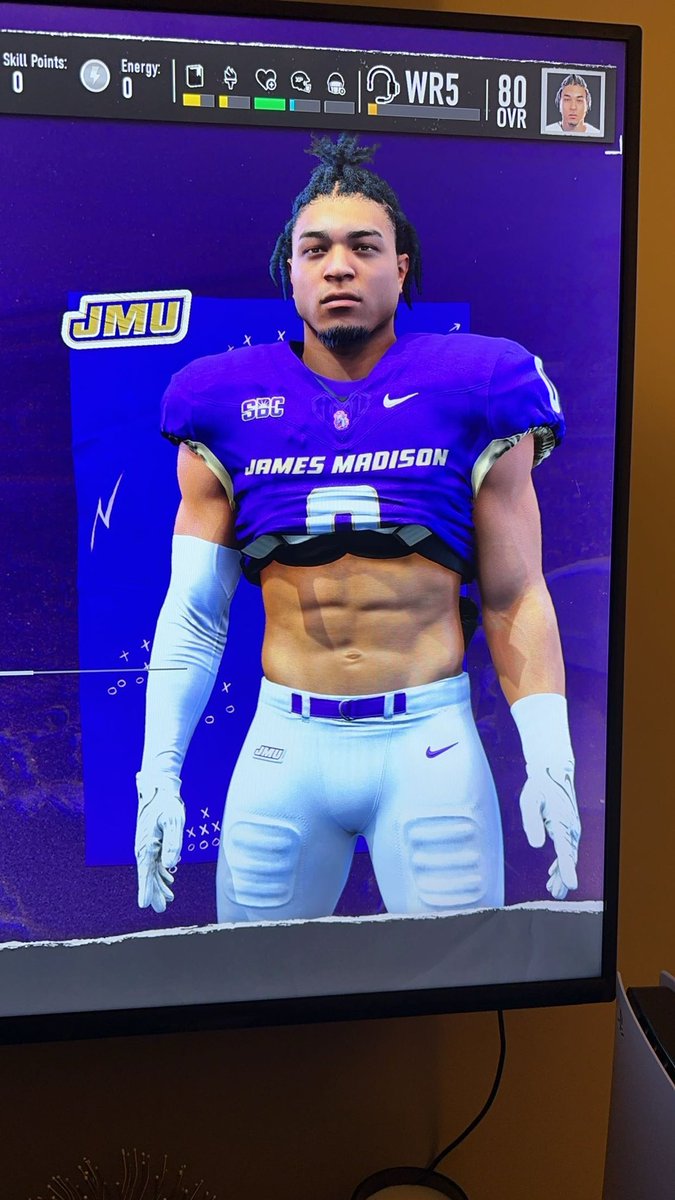 PSproles's tweet photo. Close enough?¿ had to put myself in the game ‼️ Go Dukes @JMUFootball https://t.co/rByM0bSL5e