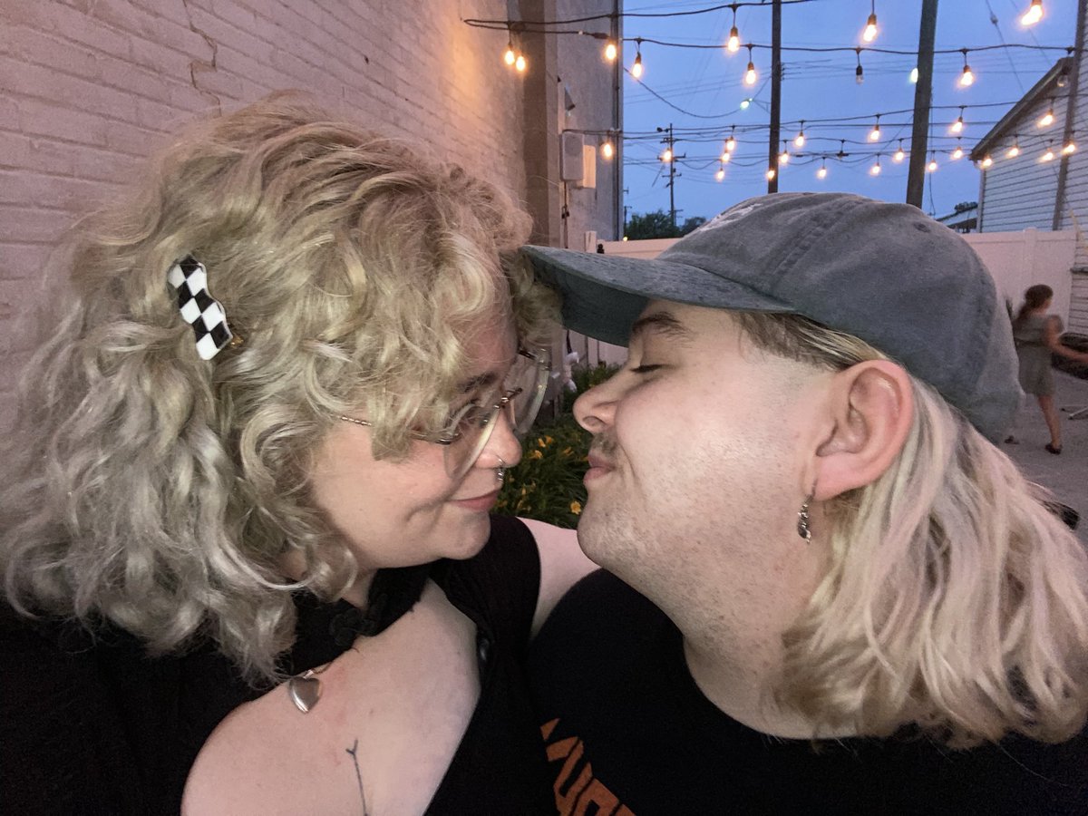 Dagesenam's tweet photo. happy birthday to the love of my life @seweratz I love you forever and always and am so lucky to be able to spend this day with you https://t.co/Ysn0Jogtec
