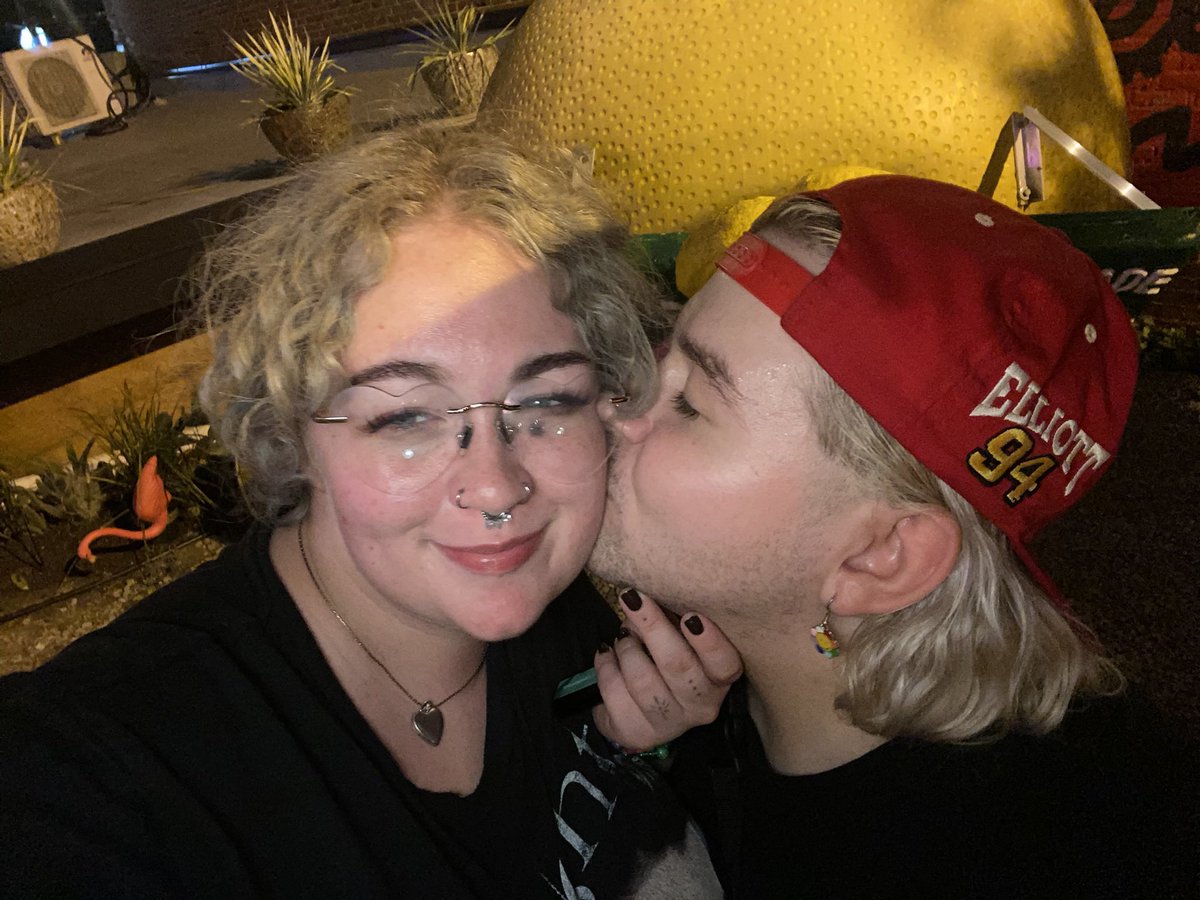 Dagesenam's tweet photo. happy birthday to the love of my life @seweratz I love you forever and always and am so lucky to be able to spend this day with you https://t.co/Ysn0Jogtec