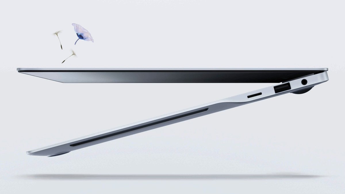 TheGalox_'s tweet image. Samsung in 2024

• First to release a watch with a 3nm processor 
• First to have anti reflective displays on their flagships 
• First to use Gorilla Glass Armor on a phone
• First to achieve a dust resistance rating in a foldable 
• First to offer 7 years of updates to…