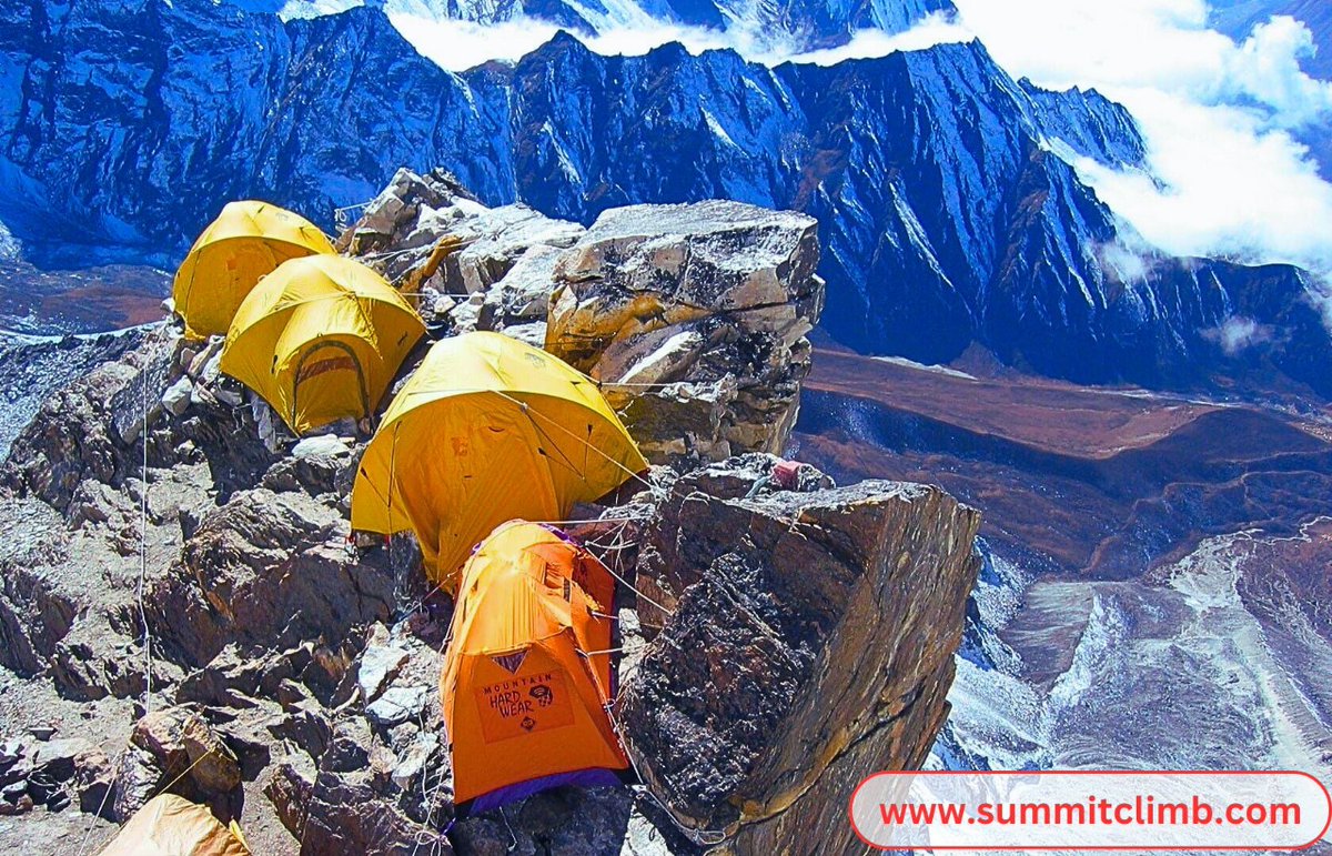 danielmazur's tweet photo. Would you ever consider camping at such a high altitude? What motivates you to seek out extreme adventures like this?
more : https://t.co/qr20TBvBKk
#AmaDablam #MountainClimbing #ExtremeCamping #NatureLovers #CampLife #SummitClimb #MotivationToClimb #AmaDablam https://t.co/YVXxSDv2Z9