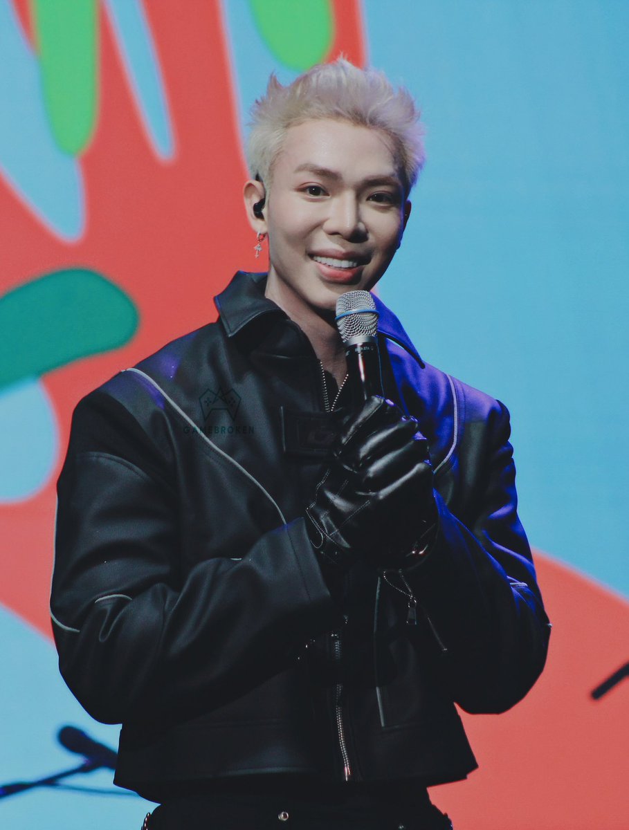 gamebroken1310's tweet photo. [Pic|HD] Những bức hình quên chưa up 🥲
ERIK tại Lễ Hội Chúng Ta Là Một ở Busan 😘😘

Fancam được cập nhật ytb babyerik 1310 ạ 👀
#Erik #Gamebroken #AnhTraiErik #vietnam #VPop 
----------
ᴘʟᴇᴀsᴇ ᴛᴀᴋᴇ ᴏᴜᴛ ᴡɪᴛʜ ғᴜʟʟ ᴄʀᴇᴅɪᴛs!!! https://t.co/Dd0xpNsbjc