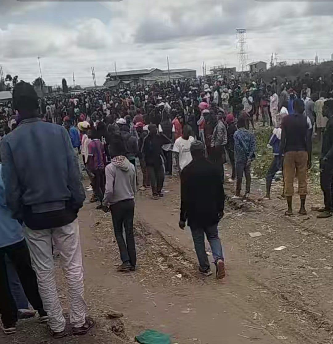 mohamedosmanMsa's tweet photo. BREAKING NEWS: IF THIS POST APPEARS ON YOUR TIMELINE KINDLY RETWEET. TODAY WE ARE GOING TO FIGHT FOR OUR RIGHTS AND END BAD GOVERNMENT. IF YOU ARE VERY READY FOR TUESDAY KINDLY RETWEET AND COMMENT #RutoMustGo Nairobi CBD"#Maandamano"Rita Waeni"Hanifa "Aura for Aura" https://t.co/ASO6QMAo12
