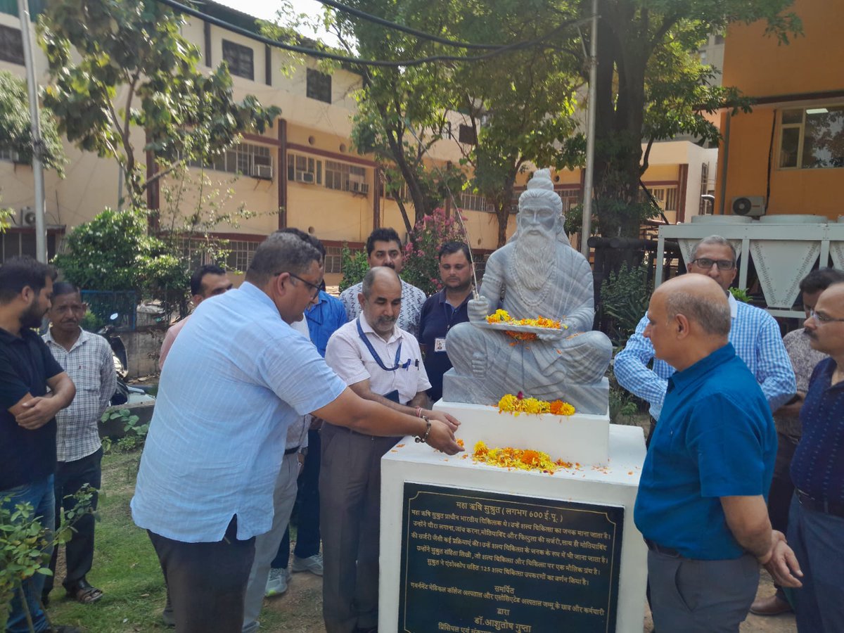 GMCHJAMMU's tweet photo. A 3-feet-tall statue of ancient saga Sushruta, considered as the Father of Surgery and Plastic Surgery, was unveiled by the Principal and Dean Dr. Ashutosh Gupta at Government Medical College Jammu on 15 July 2024. https://t.co/PbaM2Wy8hC