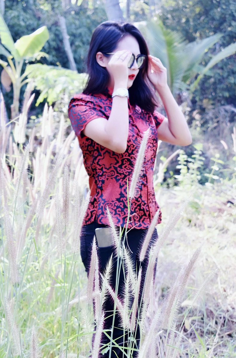 บางทีก็แค่อยากมีคนรับฟังความทุกข์เราบ้าง ไม่ใช่คุยกันเพราะเราให้แต่ความสุขอย่างเดียว บางทีก็เหนื่อยนะ #เลสเบี้ยน #เลสเบี้ยนโสด