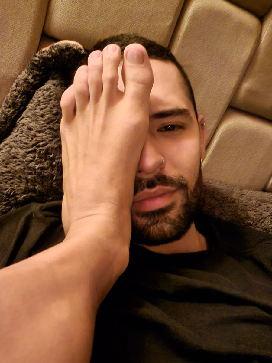 _JoseMeireles's tweet photo. he also likes feet https://t.co/tHxyzeXhMY