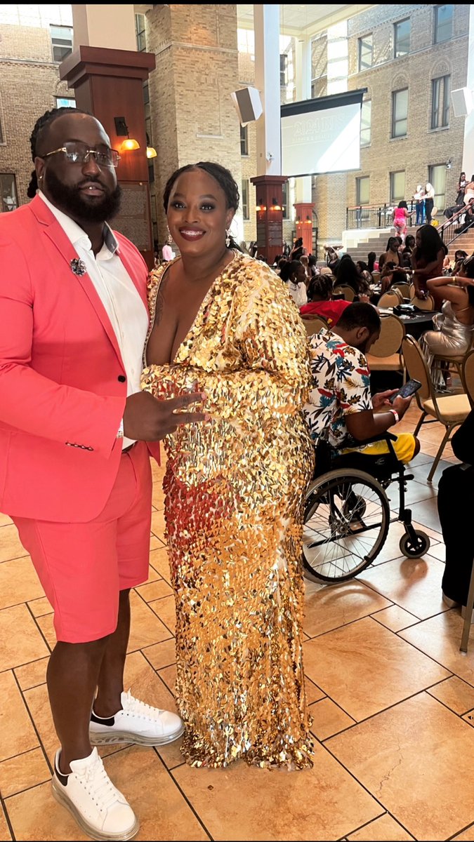 CallMe_blak's tweet photo. My team and I , had a great time attending the hair/barber expo ! Definitely can’t wait until next year ! https://t.co/Yksb7mxUKp
