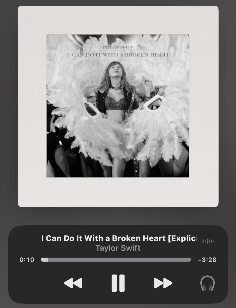 annasflicker's tweet photo. single release in the middle of the night with no tn announcement or anything...? https://t.co/sZ1mIVsoNZ
